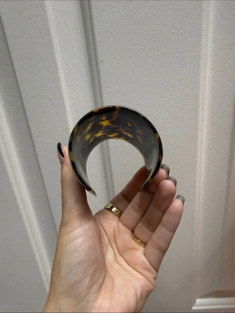 Tory Burch Tortoiseshell Resin Wide Cuff Bracelet - Black & Brown